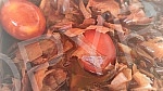 From dark red to orange - onions painted in onions can be of different shades and colors, and this healthiest and cheapest way of coloring was once the basic recipe for Easter eggs.Od tamno crvene do narandzaste - jaja bojena u lukovini mogu biti r