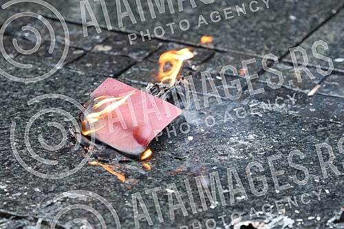 A gathering of non-governmental organizations against the Russian invasion of Ukraine began in Knez Mihailova Street in downtown Belgrade, in front of the Cultural Center.Skup nevladinih organizacija protiv ruske invazije na Ukrajinu, poceo je u Kn