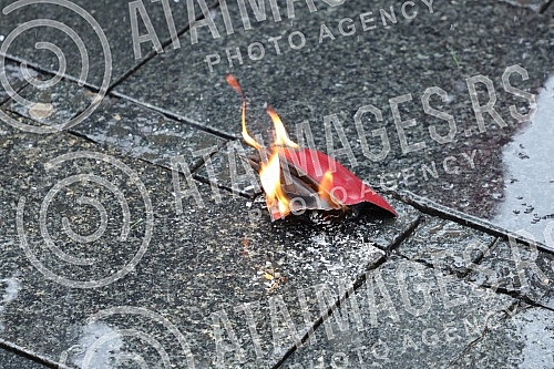 A gathering of non-governmental organizations against the Russian invasion of Ukraine began in Knez Mihailova Street in downtown Belgrade, in front of the Cultural Center.Skup nevladinih organizacija protiv ruske invazije na Ukrajinu, poceo je u Kn