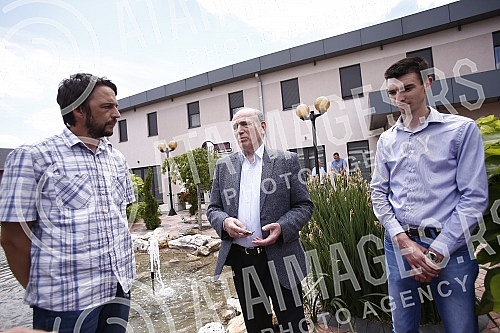 The Minister for the care of the village, Milan Krkobabic, visited the municipality of Zitiste, where he opened the Second Summer Cooperative School in the village of Srpski Itebej, which is being held in the agricultural cooperative Mrksicevi salasi