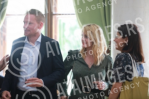 The ceremonial presentation of the Order of Arts and Literature in the rank of knight was held for the actor Predrag Miki Manojlovic at the residence of the French Embassy.Svecano urucenje Ordena umetnosti i knjizevnosti u rangu viteza upriliceno j