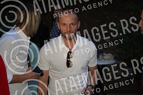 The fourth donor council of the Humanitarian Organization of Serbs for Serbs was organized in the restaurant Topciderac.Cetvrto donatorsko vece Humanitarne organizacije Srbi za Srbe  organizovano je u restoranu Topciderac.