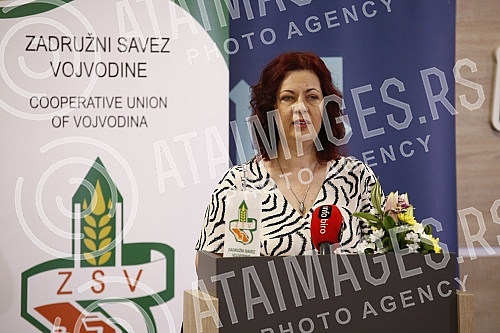 The Minister for the care of the village, Milan Krkobabic, visited the municipality of Zitiste, where he opened the Second Summer Cooperative School in the village of Srpski Itebej, which is being held in the agricultural cooperative Mrksicevi salasi