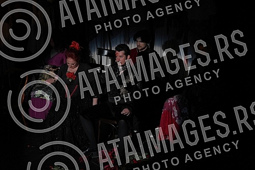 Georges Bizet's famous work, the opera Carmen, premiered at the National Theater in Nis under the baton of conductor Dejan Savic.Cuveno delo Zorza Bizea, opera Karmen, premijerno je izvedena u Narodnom pozoristu Nis pod dirigentskom palicom Dejana 