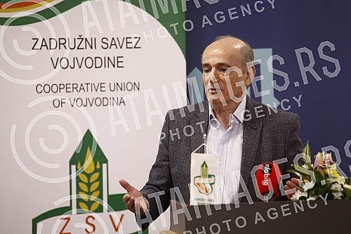 The Minister for the care of the village, Milan Krkobabic, visited the municipality of Zitiste, where he opened the Second Summer Cooperative School in the village of Srpski Itebej, which is being held in the agricultural cooperative Mrksicevi salasi