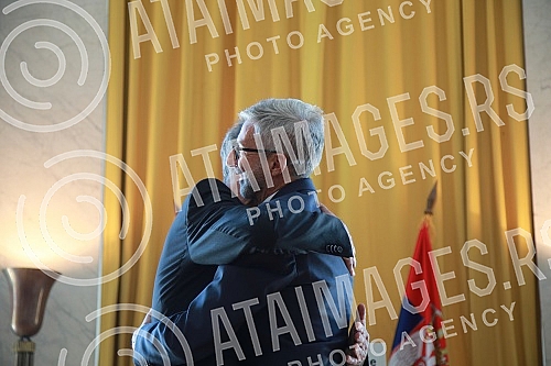 The ceremonial presentation of the Order of Arts and Literature in the rank of knight was held for the actor Predrag Miki Manojlovic at the residence of the French Embassy.Svecano urucenje Ordena umetnosti i knjizevnosti u rangu viteza upriliceno j