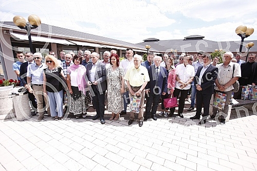 The Minister for the care of the village, Milan Krkobabic, visited the municipality of Zitiste, where he opened the Second Summer Cooperative School in the village of Srpski Itebej, which is being held in the agricultural cooperative Mrksicevi salasi