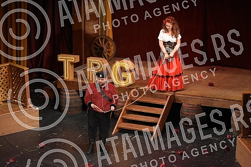 Georges Bizet's famous work, the opera Carmen, premiered at the National Theater in Nis under the baton of conductor Dejan Savic.Cuveno delo Zorza Bizea, opera Karmen, premijerno je izvedena u Narodnom pozoristu Nis pod dirigentskom palicom Dejana 