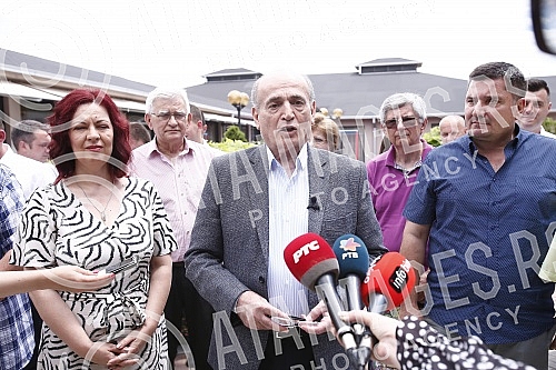 The Minister for the care of the village, Milan Krkobabic, visited the municipality of Zitiste, where he opened the Second Summer Cooperative School in the village of Srpski Itebej, which is being held in the agricultural cooperative Mrksicevi salasi