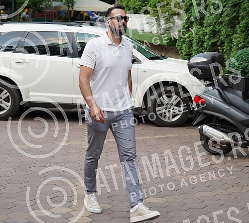 The fourth donor council of the Humanitarian Organization of Serbs for Serbs was organized in the restaurant Topciderac.Cetvrto donatorsko vece Humanitarne organizacije Srbi za Srbe  organizovano je u restoranu Topciderac.