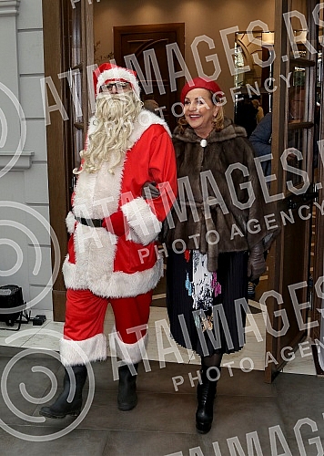 Ana Bekuta with the media before the second concert, on December 29th at the Sava Center and on the occasion of the announcement of her appearance at Topciderac restaurant for the New Year.na Bekuta sa medijama pred drugi koncert, 29. decembra u Sav