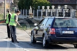 Organized by the local government volunteers carry out disinfection of all vehicles entering the territory of Smederevska Palanka.U organizaciji lokalne samouprave volonteri vrse dezinfekciju svih vozila koja ulaze na teritoriju Smederevske Palanke 