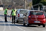 Organized by the local government volunteers carry out disinfection of all vehicles entering the territory of Smederevska Palanka.U organizaciji lokalne samouprave volonteri vrse dezinfekciju svih vozila koja ulaze na teritoriju Smederevske Palanke 