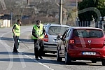 Organized by the local government volunteers carry out disinfection of all vehicles entering the territory of Smederevska Palanka.U organizaciji lokalne samouprave volonteri vrse dezinfekciju svih vozila koja ulaze na teritoriju Smederevske Palanke 