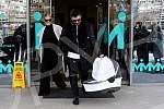 Serbian singer Natasa Bekvalac emerged from the maternity ward with daughter Katja and her husband Luka Lazukic.Srpska pevacica Natasa Bekvalac izasla je iz porodilisa sa cerkom Katjom i muzem Lukom Lazukicem.