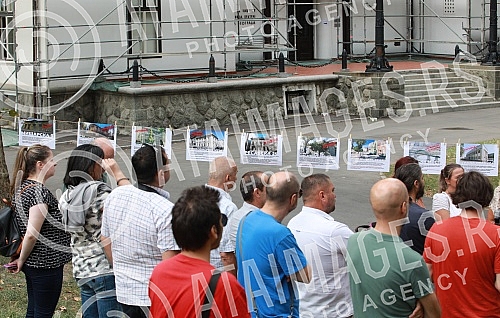 In front of the Institute for the Protection of Cultural Monuments in Kalemegdan, the exhibitions of the Party of Freedom and Justice 