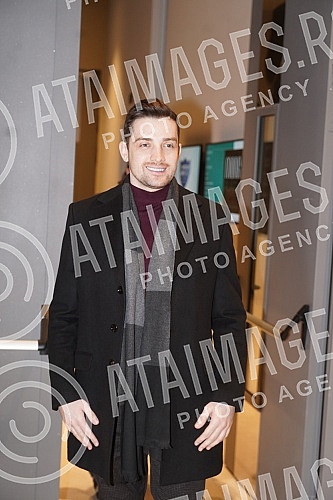 A press conference was held at the Mona Plaza Hotel, at which Ivana Selakov and Mirza Selimovic announced New Year's performances on Zlatibor at the Mona Hotel and Belgrade, at the Mona Plaza Hotel. U hotelu Mona Plaza odrzana je konferencija za me