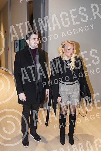 A press conference was held at the Mona Plaza Hotel, at which Ivana Selakov and Mirza Selimovic announced New Year's performances on Zlatibor at the Mona Hotel and Belgrade, at the Mona Plaza Hotel. U hotelu Mona Plaza odrzana je konferencija za me