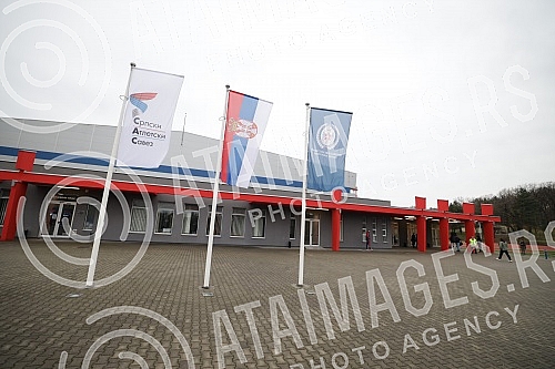The athletics hall in Banjica was opened in 2016, and this year it was reconstructed with new tartan and lighting, and right next to the hall, the most modern athletics training facility in the Balkans was ceremoniously opened today.Atletska dvoran