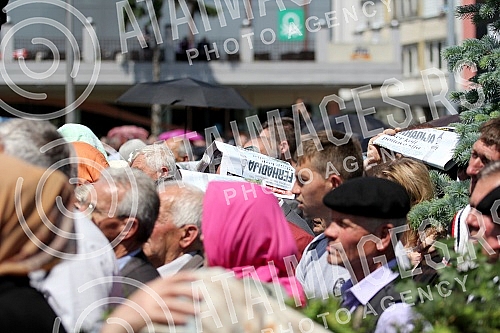 The ceremony of the renewed Ferhat Pasha mosque (Ferhadija) in Banja Luka, demolished 7 May 1993 during the war in BiH.Ceremonija svecanog otvaranja obnovljene Ferhat-pasine dzamije (Ferhadija) u Banja Luci, srusene 7. maja 1993. tokom rata u BiH. 