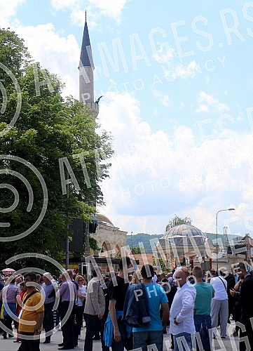 The ceremony of the renewed Ferhat Pasha mosque (Ferhadija) in Banja Luka, demolished 7 May 1993 during the war in BiH.Ceremonija svecanog otvaranja obnovljene Ferhat-pasine dzamije (Ferhadija) u Banja Luci, srusene 7. maja 1993. tokom rata u BiH. 
