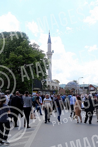 The ceremony of the renewed Ferhat Pasha mosque (Ferhadija) in Banja Luka, demolished 7 May 1993 during the war in BiH.Ceremonija svecanog otvaranja obnovljene Ferhat-pasine dzamije (Ferhadija) u Banja Luci, srusene 7. maja 1993. tokom rata u BiH. 