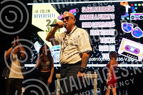 The first edition of the Belgrade festival I love the nineties was held in the atrium of the Belgrade Fair.Prvo izdanje beogradskog festivala Ja volim devedesete odrzan je u atrijumu Beogradskog sajma.