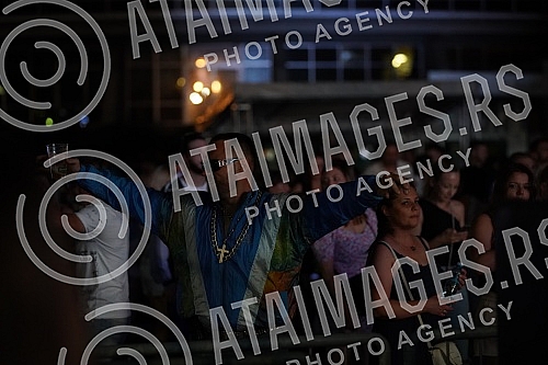 The first edition of the Belgrade festival I love the nineties was held in the atrium of the Belgrade Fair.Prvo izdanje beogradskog festivala Ja volim devedesete odrzan je u atrijumu Beogradskog sajma.