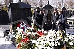 Writer, screenwriter, playwright, professor Milovan Vitezovic was buried in the Lesce cemetery in BelgradePisac, scenarista, dramaturg, profesor Milovan Vitezovic jsahranjen je na groblju Lesce u Beogradu.