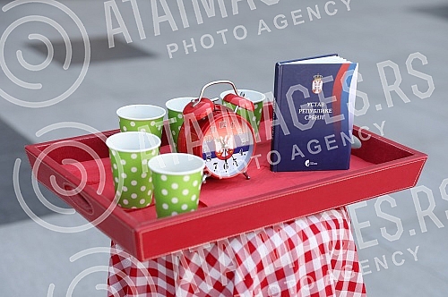 Let's awaken the judiciary with a performance in front of the Palace of Justice, association for the Protection of constitutionality and legality 