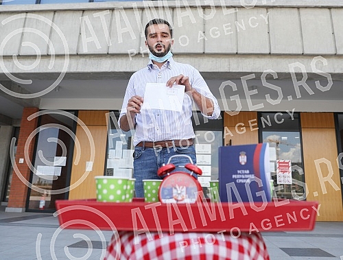 Let's awaken the judiciary with a performance in front of the Palace of Justice, association for the Protection of constitutionality and legality 