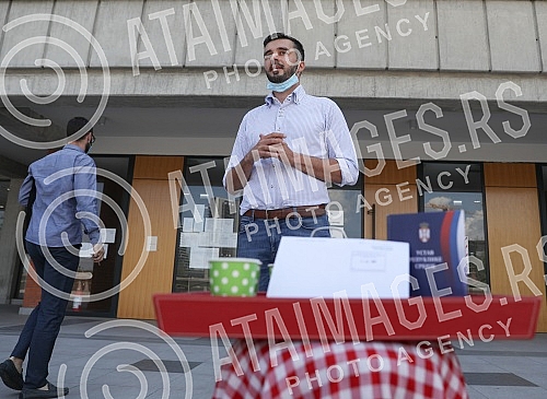 Let's awaken the judiciary with a performance in front of the Palace of Justice, association for the Protection of constitutionality and legality 