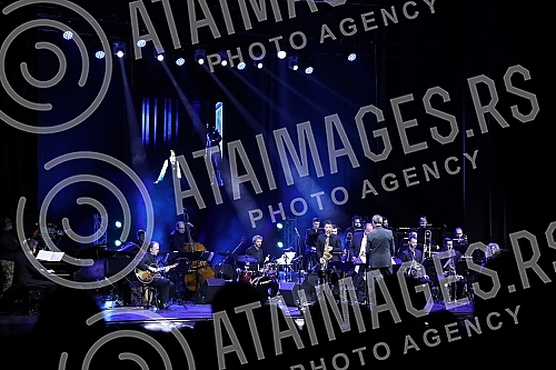 Organized by the Center of Belgrade Festivals (CEBEF) in the Kombank Hall was held a concert 