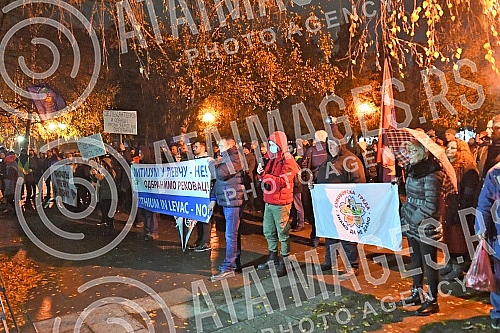 The Jagodina informal group of citizens Eco Brigade and other members of the Association of Environmental Organizations of Serbia (SEOS) organized a protest in Jagodina called 