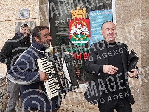 Municipal wedding of Marko Trajkovic, another singer Radisa Trajkovic Djanija.Opstinsko vencanje Marka Trajkovica, drugog sia pevaca Radise Trajkovica Djanija.