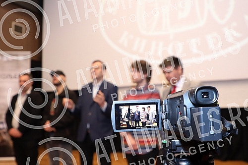 Distributor house Delius film organized a press conference on the occasion of the premiere of the film Surrounded, which is scheduled for April 13 at the Cineplexx cinema Belgrade Gallery.Distributerska kuca Delius film organizovala je konfereciju 