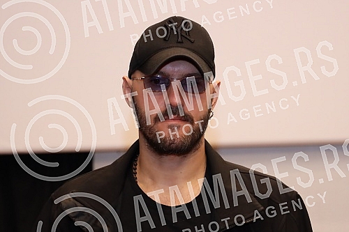 Distributor house Delius film organized a press conference on the occasion of the premiere of the film Surrounded, which is scheduled for April 13 at the Cineplexx cinema Belgrade Gallery.Distributerska kuca Delius film organizovala je konfereciju 