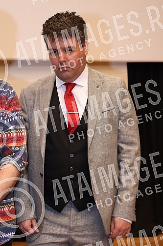 Distributor house Delius film organized a press conference on the occasion of the premiere of the film Surrounded, which is scheduled for April 13 at the Cineplexx cinema Belgrade Gallery.Distributerska kuca Delius film organizovala je konfereciju 