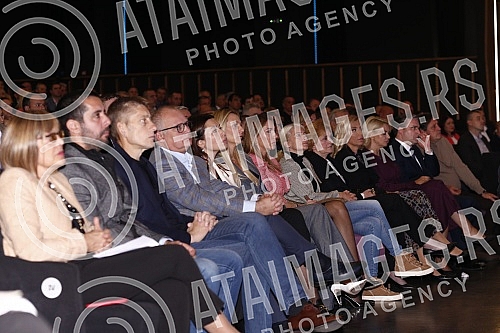 The Serbian Progressive Party held a session of the Main Board, which was preceded by a session of the SNS Presidency.Srpska napredna stranka odrzala j sednicu Glavnog odbora, kojoj je prethodila sednica Predsednistva SNS.