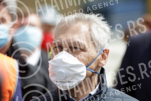 The President of the Republic of Serbia, Aleksandar Vucic, visited the works on the construction of the Belgrade-Budapest express railway (Stara Pazova-Novi Sad section).Predsednik Republike Srbije Aleksandar Vucic obisao je radove na izgradnji brze