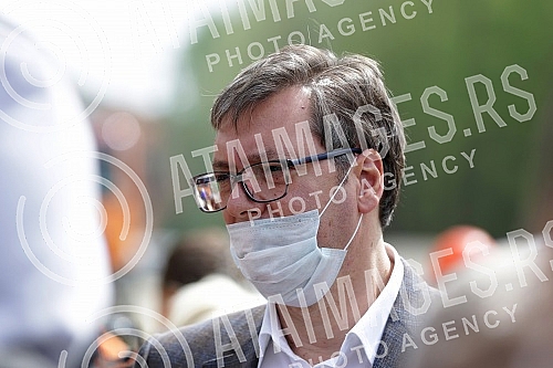 The President of the Republic of Serbia, Aleksandar Vucic, visited the works on the construction of the Belgrade-Budapest express railway (Stara Pazova-Novi Sad section).Predsednik Republike Srbije Aleksandar Vucic obisao je radove na izgradnji brze