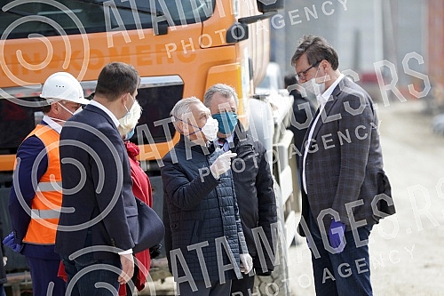 The President of the Republic of Serbia, Aleksandar Vucic, visited the works on the construction of the Belgrade-Budapest express railway (Stara Pazova-Novi Sad section).Predsednik Republike Srbije Aleksandar Vucic obisao je radove na izgradnji brze