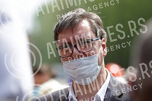 The President of the Republic of Serbia, Aleksandar Vucic, visited the works on the construction of the Belgrade-Budapest express railway (Stara Pazova-Novi Sad section).Predsednik Republike Srbije Aleksandar Vucic obisao je radove na izgradnji brze