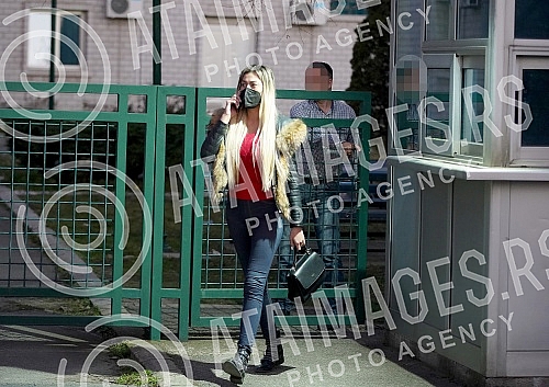 Starlet MIlica Zivanovic, better known as Mimi Oro, testified at the premises of the Service for the Fight against Organized Crime (SBPOK) in Makis.Starleta MIlica Zivanovic, poznatija kao Mimi Oro, davala je iskaz u  u prostorijama Sluzbe za borbu