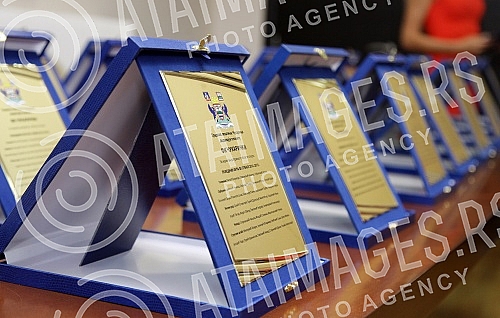 Urucenje plaketa i zahvalnica Gradske opstine Cukarica osvajacima fudbalskog Kupa Srbije, fudbalerima i rukovodstvu FK Cukaricki, odrzano u sali Gradske opstine Cukarica.