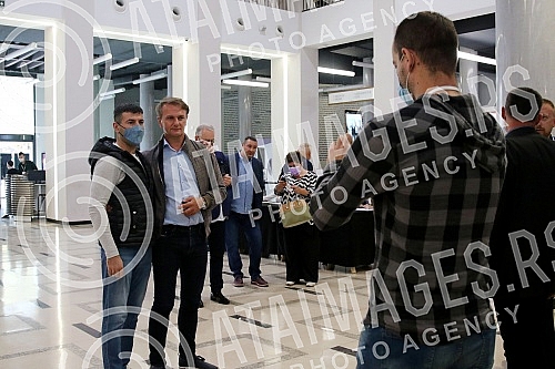 The session of the Main Board of the Serbian Progressive Party is being held in Kombank Hall.Sednica Glavnog odbor Srpske napredne stranke odrzava se u Kombank dvorani.