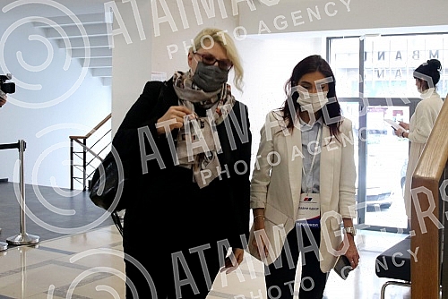 The session of the Main Board of the Serbian Progressive Party is being held in Kombank Hall.Sednica Glavnog odbor Srpske napredne stranke odrzava se u Kombank dvorani.