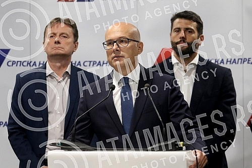 The session of the Main Board of the Serbian Progressive Party is being held in Kombank Hall.Sednica Glavnog odbor Srpske napredne stranke odrzava se u Kombank dvorani.