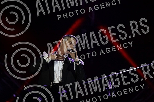 Massimo Savic performed for the first time on the cult scene of Tasmajdan.Massimo Savic je prvi put nastupio na kultnoj sceni Tasmajdana.