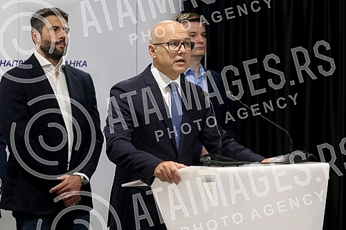 The session of the Main Board of the Serbian Progressive Party is being held in Kombank Hall.Sednica Glavnog odbor Srpske napredne stranke odrzava se u Kombank dvorani.